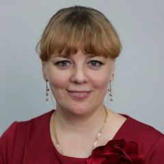 Дяченко Илона